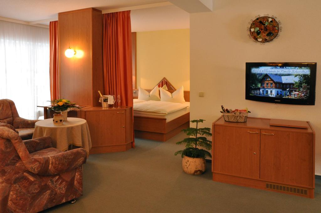 Hotel Gondelfahrt Курорт Йонсдорф Екстер'єр фото