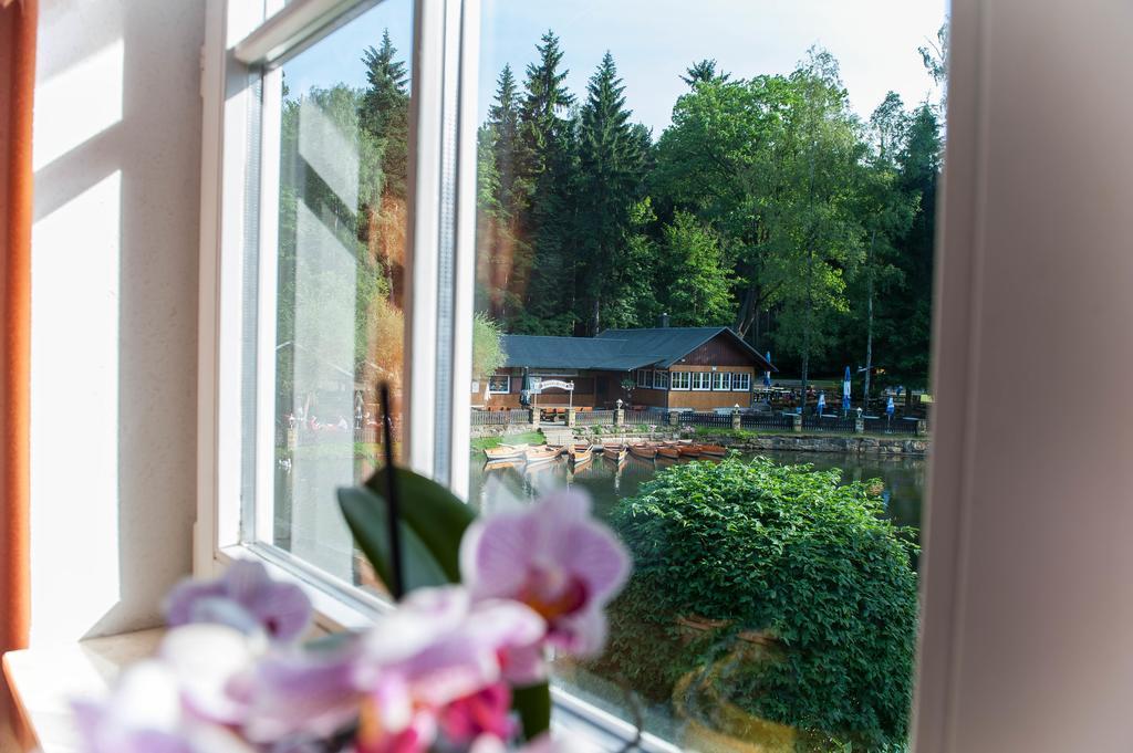 Hotel Gondelfahrt Курорт Йонсдорф Екстер'єр фото