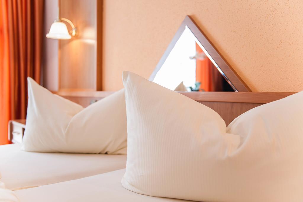 Hotel Gondelfahrt Курорт Йонсдорф Екстер'єр фото